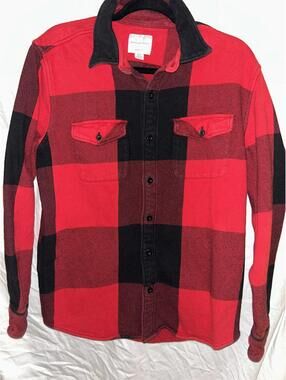 American Eagle Thicker Flannel Buffalo Check Red and Black Classic Fit Med